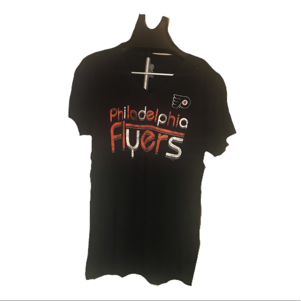 NWOT NHL Philadelphia Flyers Tee shirt